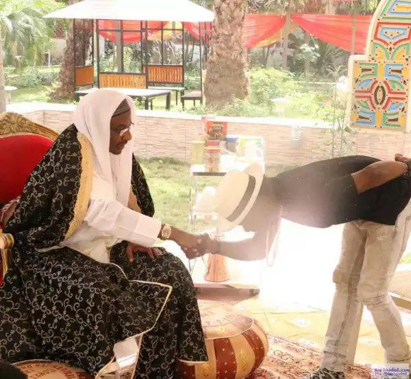 Photos: See How Korede Bello Bowed To Greet Emir Sanusi